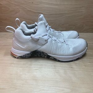 nike womens metcon flyknit